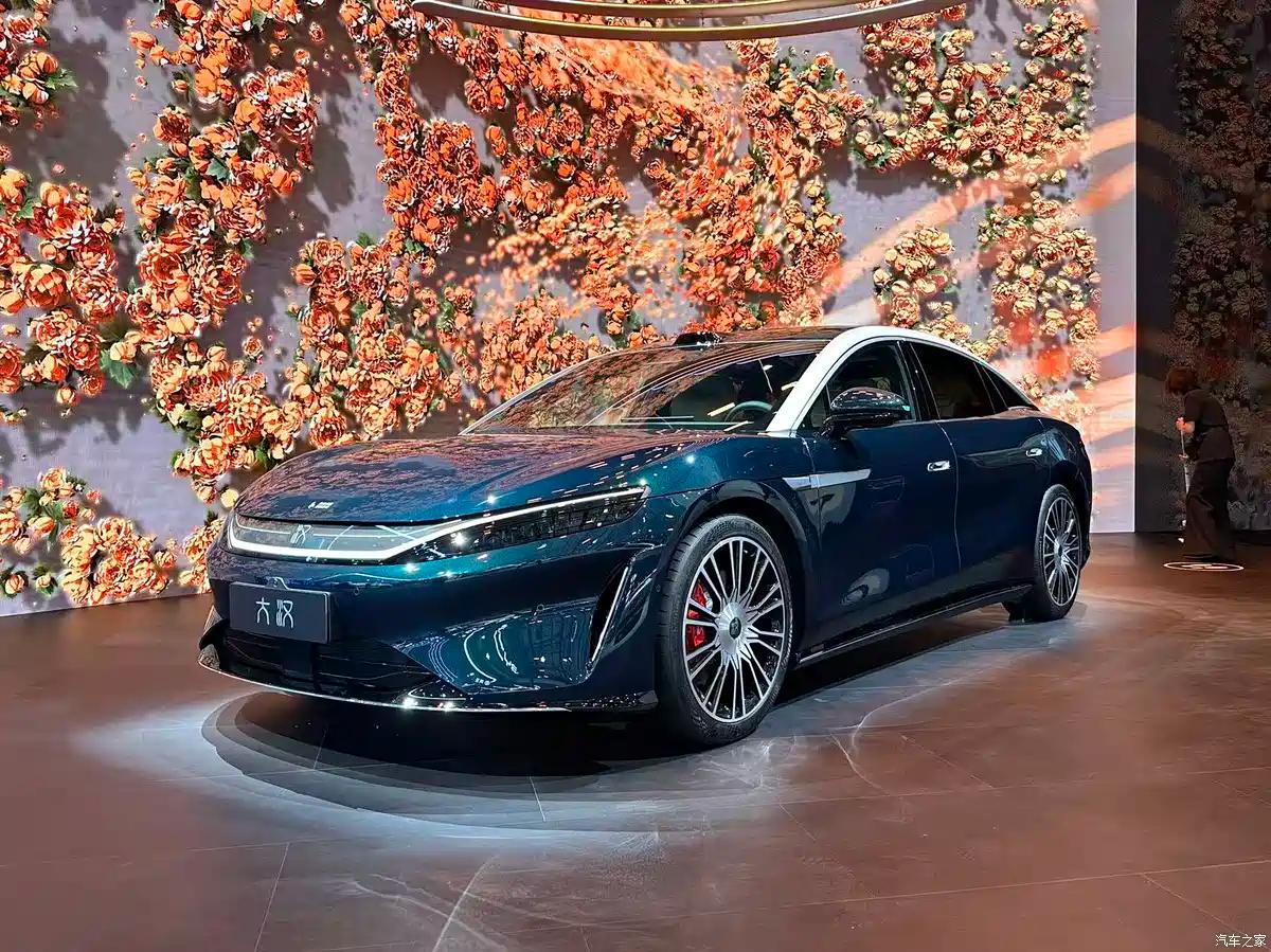 BYD Dahan: флагманский седан с 775 л.с., 1000 км пробега и ценой в четыре раза ниже Mercedes S‑Class